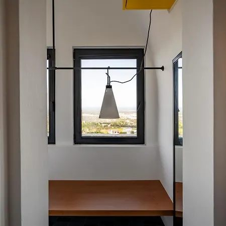 Panorama - Modern Charm In Center *